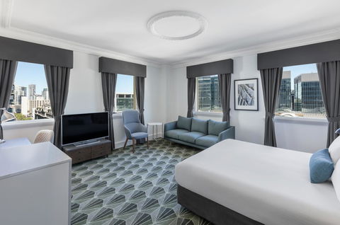 The Savoy Hotel On Little Collins Melbourne - Pubs and Clubs 0