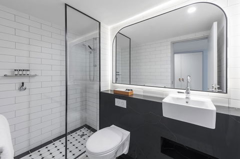 The Savoy Hotel On Little Collins Melbourne - Pubs and Clubs 14