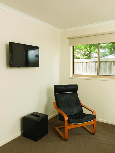 Amaroo Park - Pubs and Clubs 37