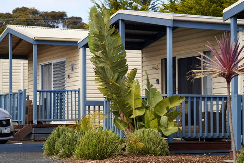 Amaroo Park - Pubs and Clubs 10
