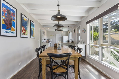 Blairgowrie Bella - Light Filled Home With Great Deck - Pubs and Clubs 5