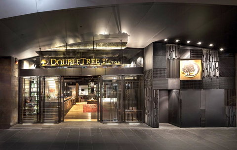 DoubleTree By Hilton Melbourne - Go Out 24