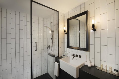 DoubleTree By Hilton Melbourne - Go Out 15