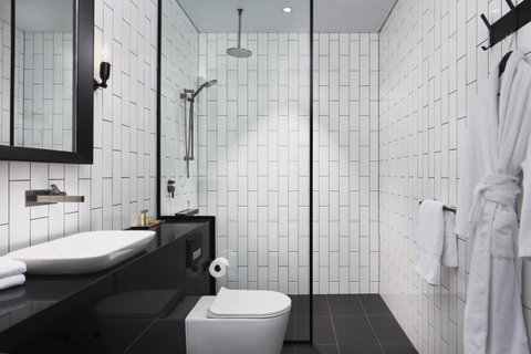 DoubleTree By Hilton Melbourne - Go Out 5