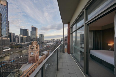 DoubleTree By Hilton Melbourne - Go Out 23