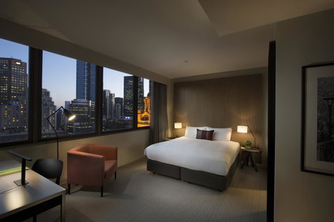DoubleTree By Hilton Melbourne - Go Out 6