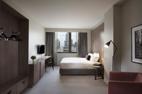 DoubleTree By Hilton Melbourne - Go Out 32