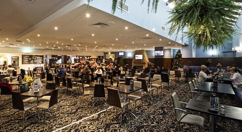 Nightcap At Seaford Hotel - Pubs and Clubs 37