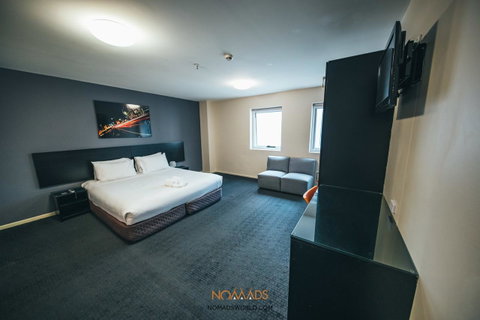 Nomads Melbourne Backpackers - Go Out 23