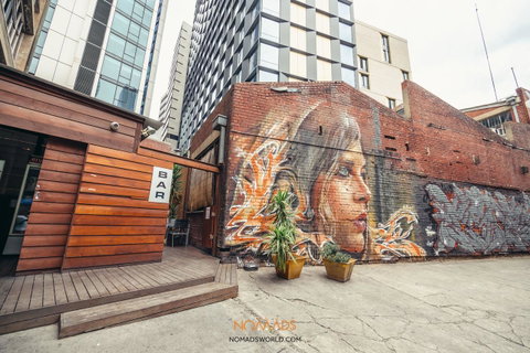 Nomads Melbourne Backpackers - Go Out 8