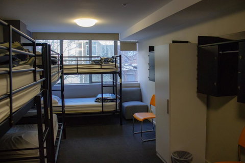 Nomads Melbourne Backpackers - Go Out 44