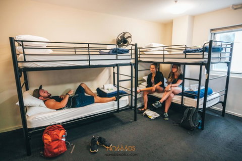 Nomads Melbourne Backpackers - Go Out 27