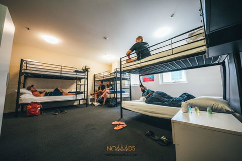 Nomads Melbourne Backpackers - Go Out 28