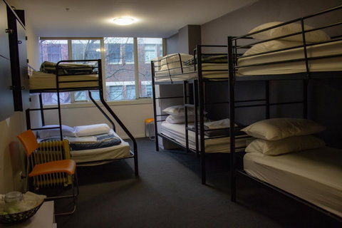Nomads Melbourne Backpackers - Go Out 39