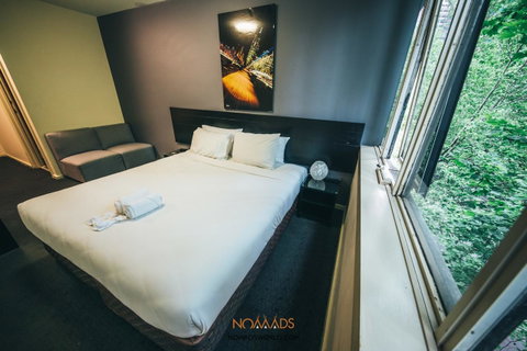 Nomads Melbourne Backpackers - Go Out 19