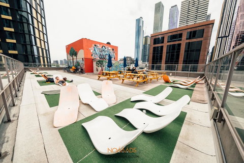 Nomads Melbourne Backpackers - Go Out 4