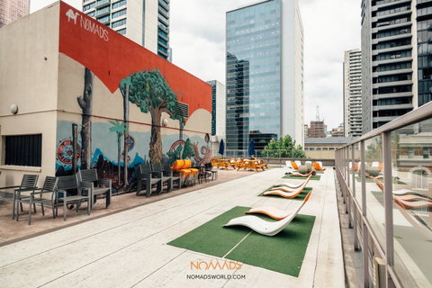 Nomads Melbourne Backpackers - Go Out 7