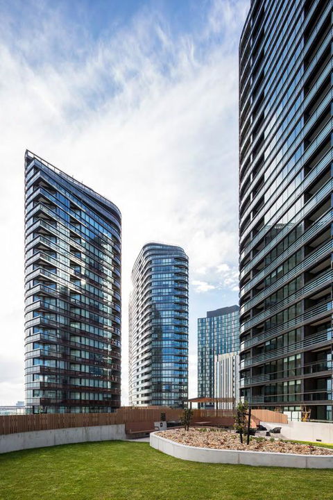 Winston Apartments Docklands - Go Out 4