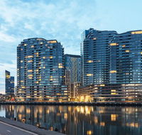 Winston Apartments Docklands - Pubs and Clubs