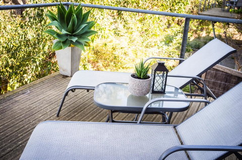 Ocean View Treetops Retreat - Pubs and Clubs 8