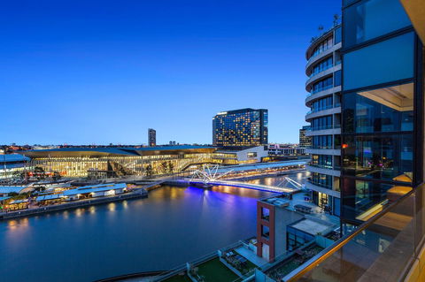 Melbourne Holiday Apartments Flinders Wharf - Pubs and Clubs 10