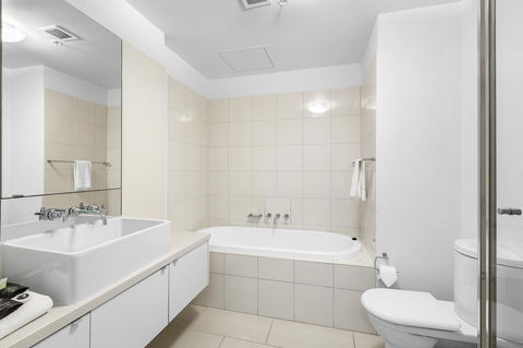 Melbourne Holiday Apartments Flinders Wharf - Pubs and Clubs 16