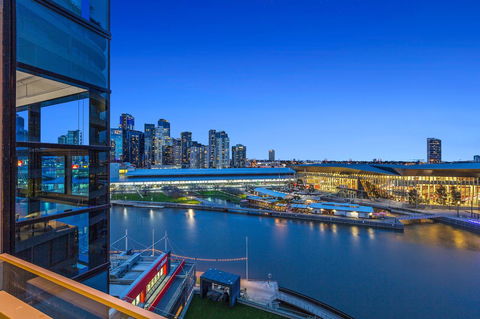 Melbourne Holiday Apartments Flinders Wharf - Pubs and Clubs 17