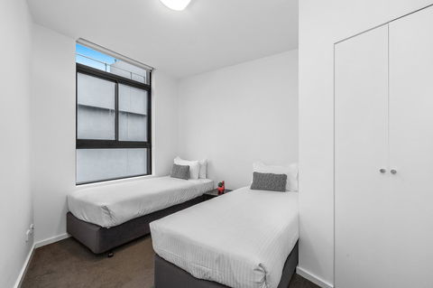 Melbourne Holiday Apartments Flinders Wharf - Pubs and Clubs 29