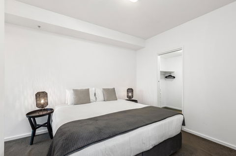 Melbourne Holiday Apartments Flinders Wharf - Pubs and Clubs 13