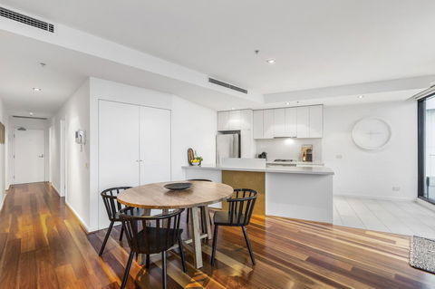 Melbourne Holiday Apartments Flinders Wharf - Pubs and Clubs 34