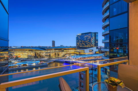 Melbourne Holiday Apartments Flinders Wharf - Pubs and Clubs 14