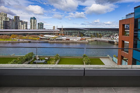 Melbourne Holiday Apartments Flinders Wharf - Pubs and Clubs 41