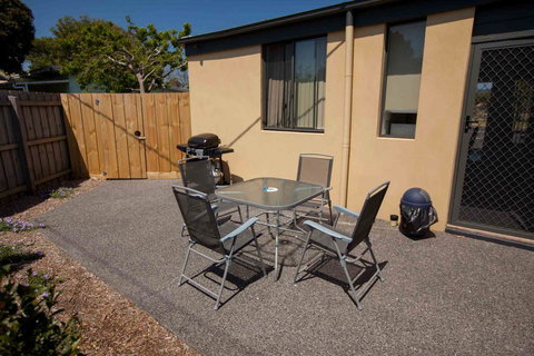 Bay Motel Safety Beach - Pubs and Clubs 26