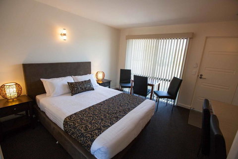 Bay Motel Safety Beach - Pubs and Clubs 20