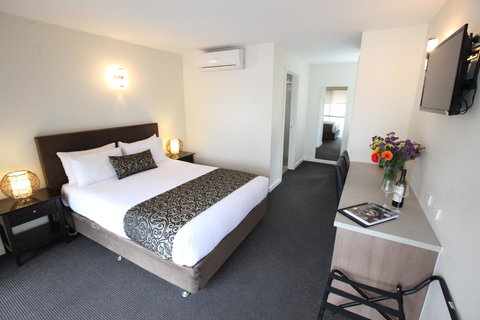 Bay Motel Safety Beach - Pubs and Clubs 1