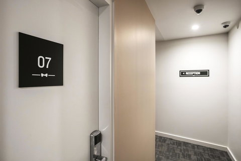 Nightcap At The Cheeky Squire - Go Out 25