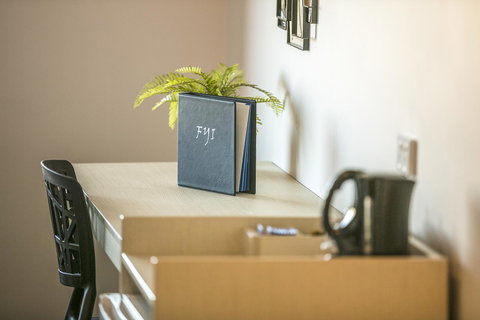 Nightcap At The Cheeky Squire - Go Out 15