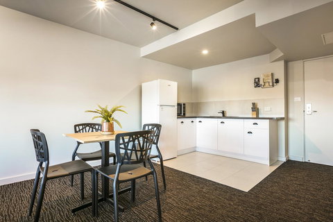 Nightcap At The Cheeky Squire - Go Out 17