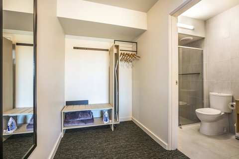 Nightcap At The Cheeky Squire - Go Out 20