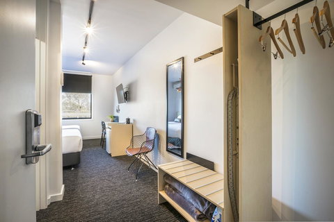 Nightcap At The Cheeky Squire - Go Out 3