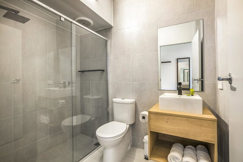 Nightcap At The Cheeky Squire - Go Out 2