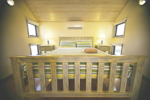 Rayville Boat Houses - Pubs and Clubs 22