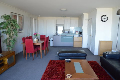 3BR Apartment At Victoria Tower Southbank - Go Out 1
