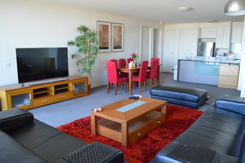 3BR Apartment At Victoria Tower Southbank - Go Out 0