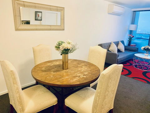 Luxury Apartments With View - Pubs and Clubs 34