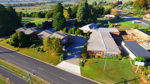 Mountain Creek Motel Bar & Restaurant - Pubs and Clubs 21