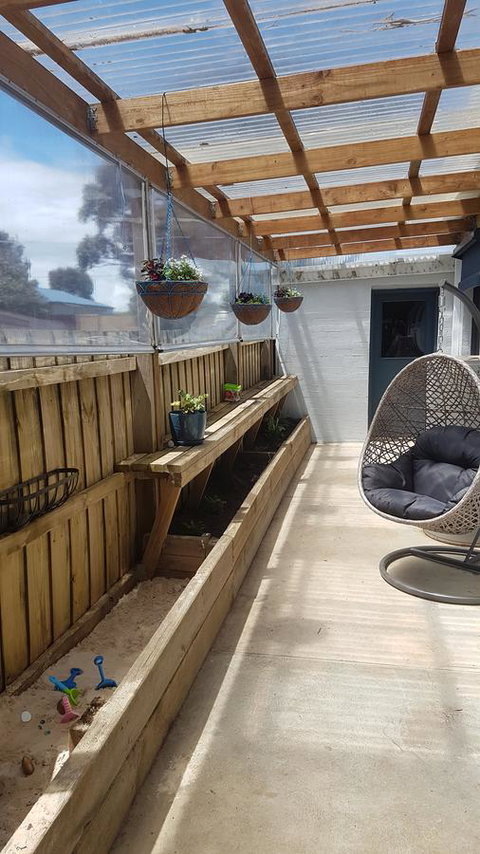 Island Escape - Go Out 10