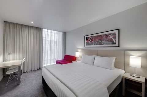 Travelodge Hotel Melbourne Docklands - Pubs and Clubs 0
