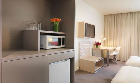 Travelodge Hotel Melbourne Docklands - Pubs and Clubs 13