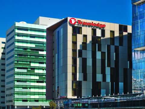 Travelodge Hotel Melbourne Docklands - Pubs and Clubs 4